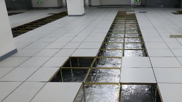 静电放电危害有多大？一张图看懂机房防静电地板防护全流程